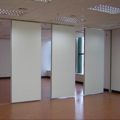 Os divisores de madeira acústicos deslizantes industriais da conferência da sala da separação do Office Mobile de Leeyin fazem isolamento sonoro a separação da parede